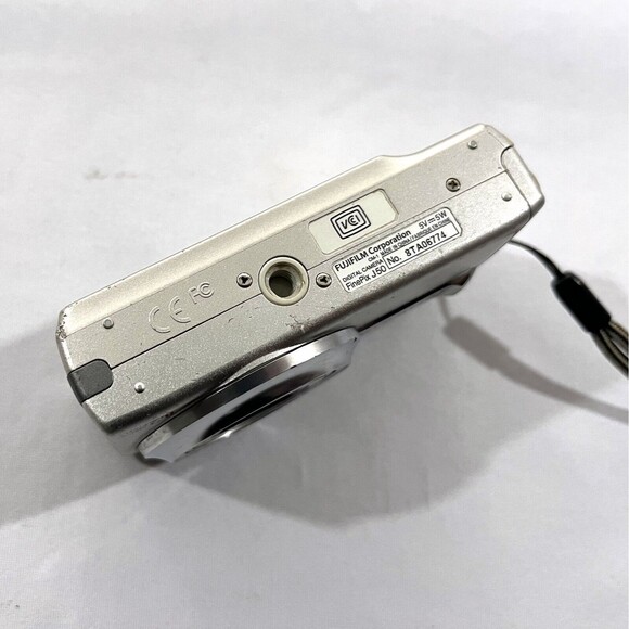 Fujifilm FinePix J50 8.2MP Compact Digital Camera Silver Untested No Battery - Picture 6 of 9